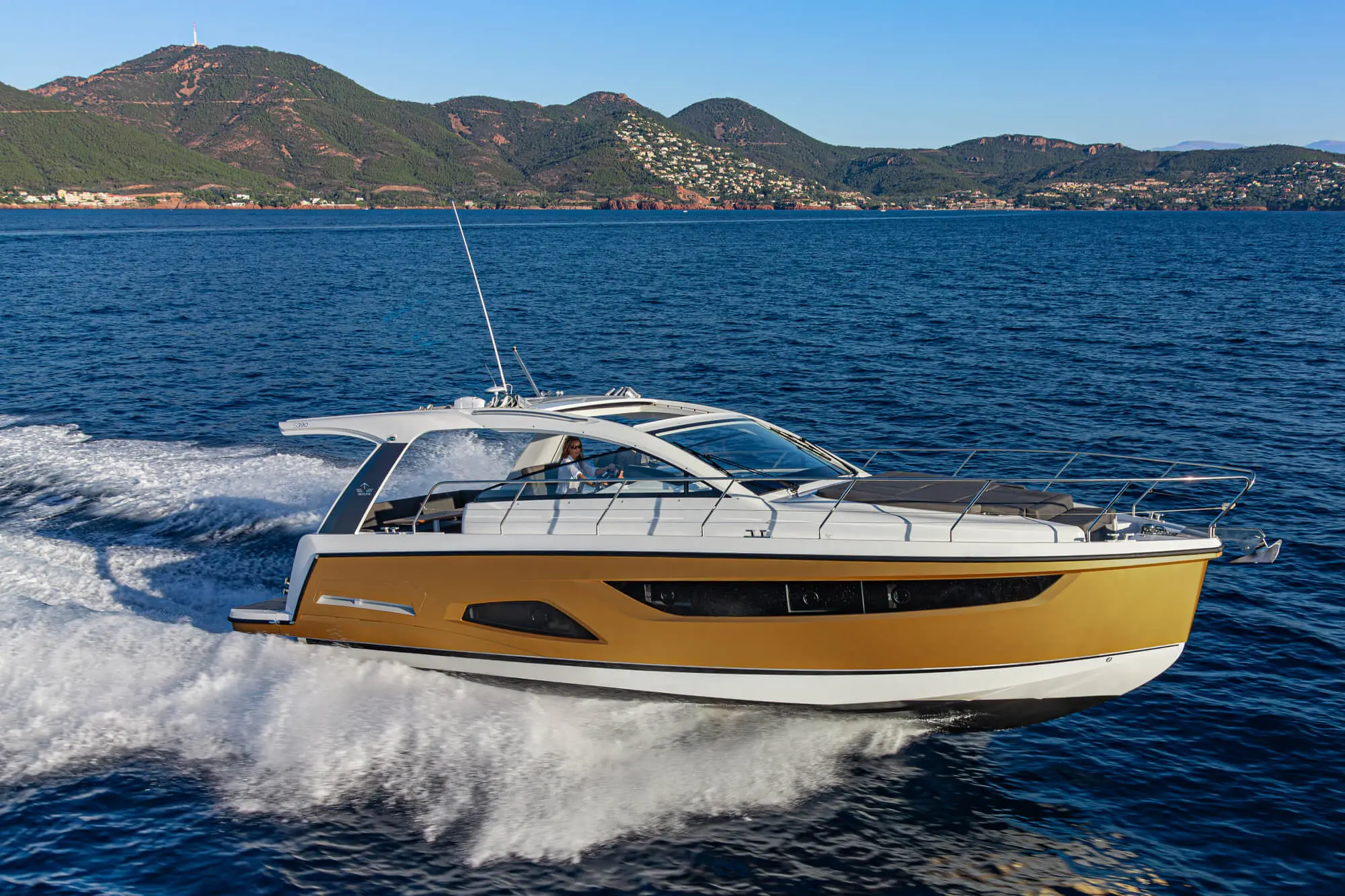 Sealine S390 – Dealer ufficiale Italia